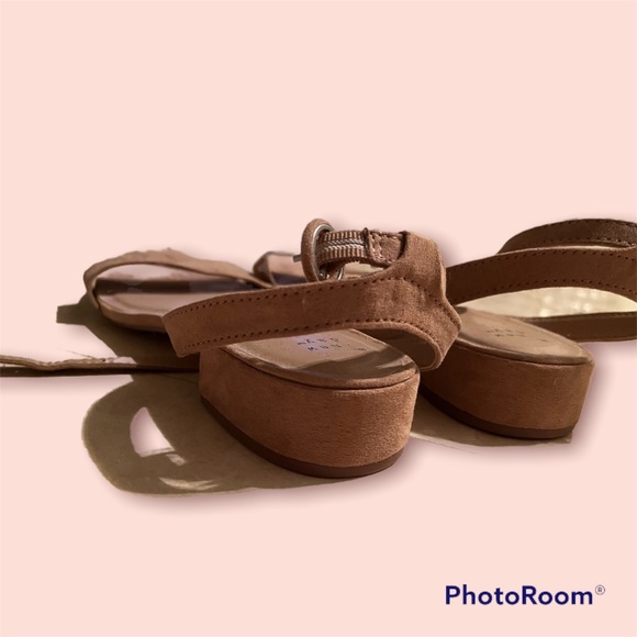 NWOT A New Day Tan Sandals Size 11 - Picture 2 of 3